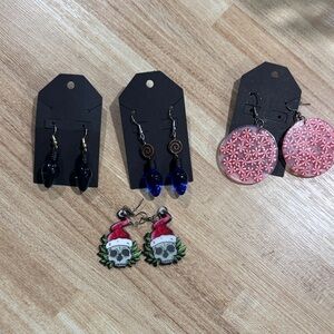 4 pairs of Christmas earrings
